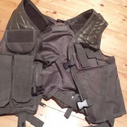 Gilet de combat tactique utiliser a l'armée