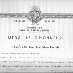 diplome médaille d'honneur défense nationale 1971