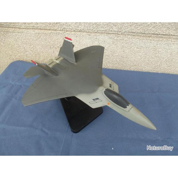 Trs belle maquette bois d'exposition Lockheed F-22 Raptor