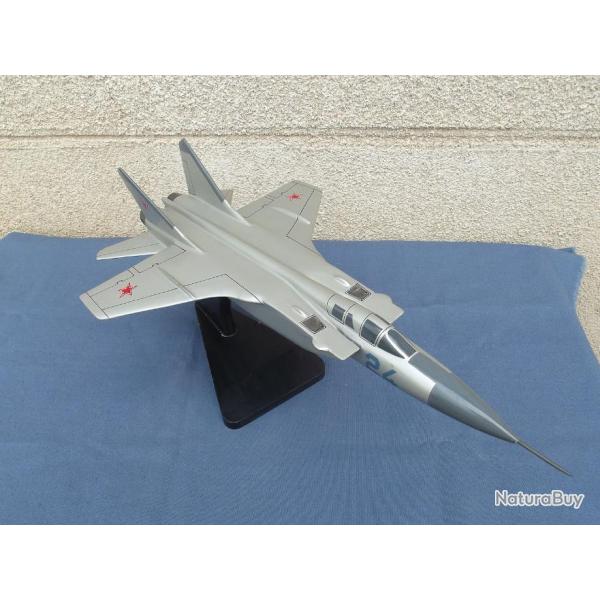 Trs belle maquette d'exposition bois Mikoyan MiG-31 'Foxhound'