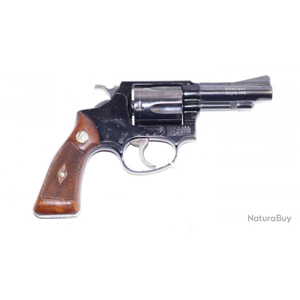 Revolver Smith et Wesson 37 airweight Calibre 38 Special.