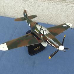 Trés belle maquette d'exposition bois d'un Bell P-39 Airacobra
