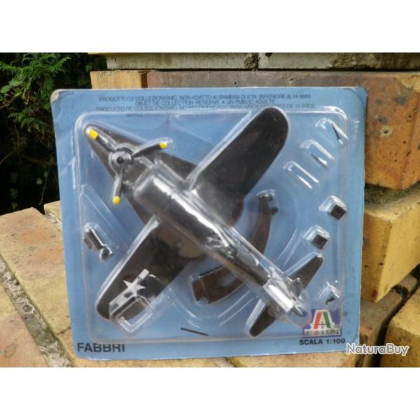 MINIATURE AVION DE CHASSE CORSAIR F4U