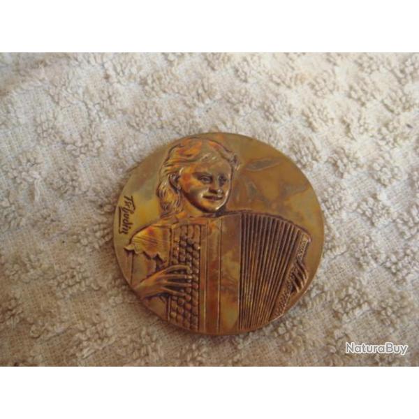 medaille accordeon sign budin