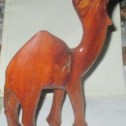 STATUETTE EN BOIS DROMADAIRE
