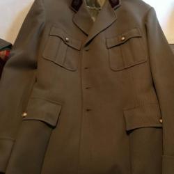 veste d'uniforme, képi ,calot de lieutenant médecin post ww2 fabrication tailleur