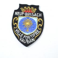 Insigne patch brodé années 1970 - 1980. Armée Française Neuf-Brisach ville fortifié (Camp militaire)