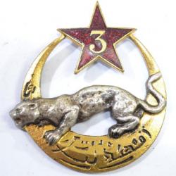 Insigne  3 3e Régiment de Spahis Algériens, Drago relief, 45 mm, 2 pattes, attache cassée