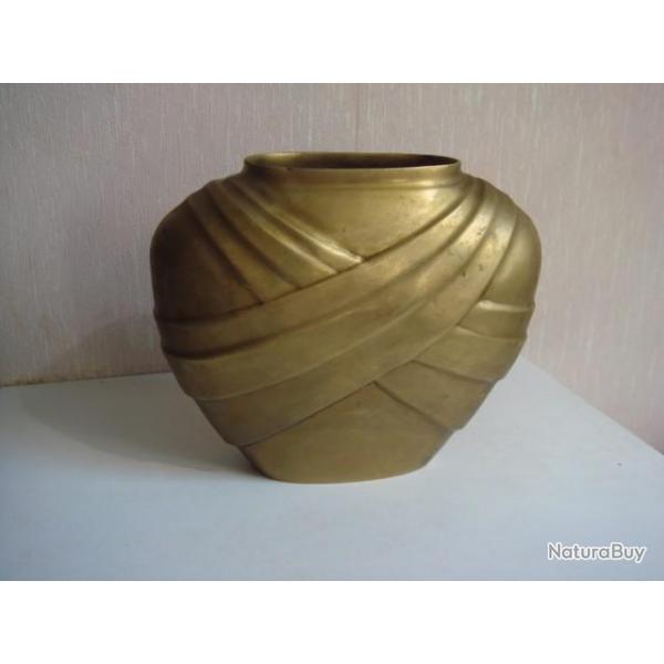 ancien vase en bronze anne 20 hauteur 15,5 cm x 18 cm