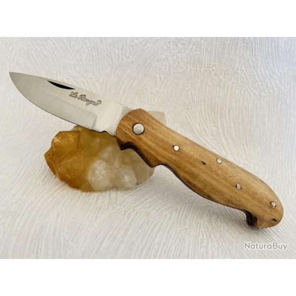 Couteau de poche Blier Le Bougna avec son manche en bois de teck.