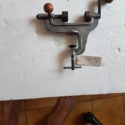 LE SERTISSEUR – Les outils du chasseur