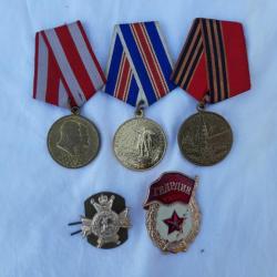 Lot de 5 Décorations et Médailles Russe 39/45
