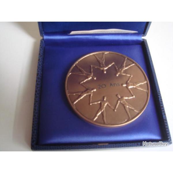 Medaille en bronze diamtre 8 cm avec coffret