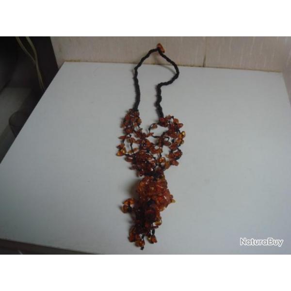 Collier ancien en ambre hauteur 34 cm