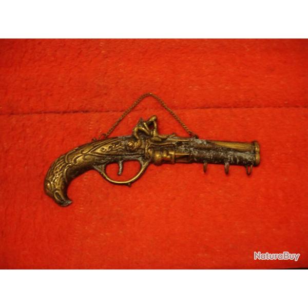 Range clefs - Support pour cls  forme Pistolet  silex Tte d'Aigle