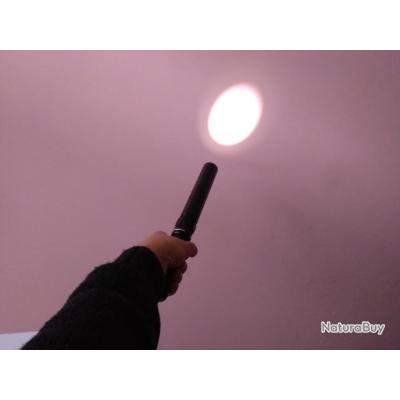Lampe Torche LED 10000 Lumens Ultra Puissante 5000mAh Batterie 26650 Tactique Xhp70.2 Etanche Ip67