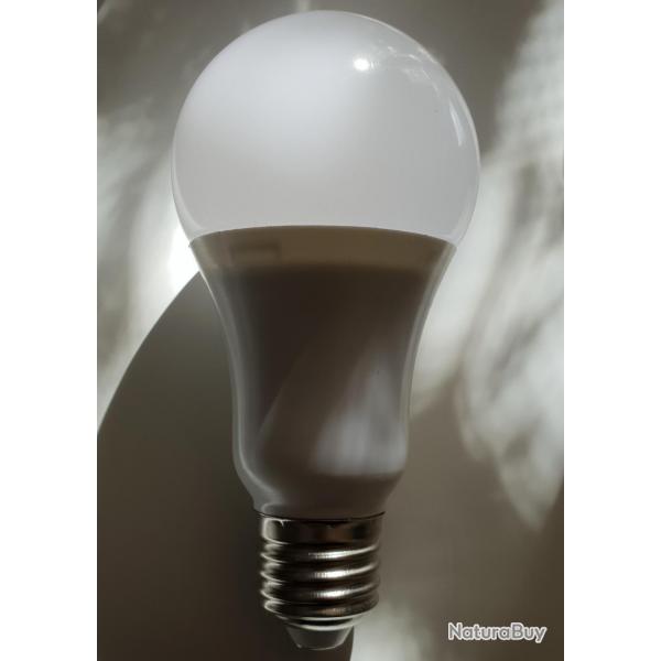 Lot de 8 Ampoules Led E27 9W Blanc Chaud Remplace 90W