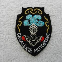 Insigne badge militaire français cavalerie motorisée