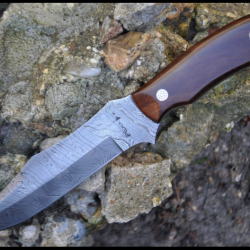 Couteau Bushcraft en acier damas et bois de ronce - Full Tang