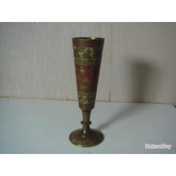 ancien vase en cuivre hauteur 13 cm numrot