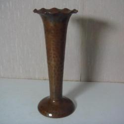 ancien vase en cuivre et bronze hauteur 16,5 cm