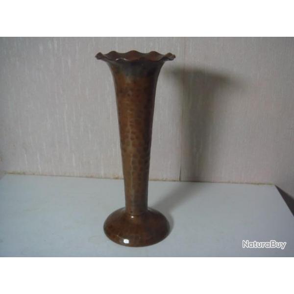 ancien vase en cuivre et bronze hauteur 16,5 cm