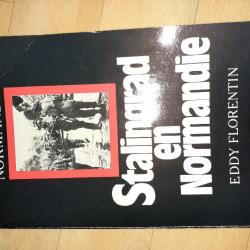 Très beau livre à lire Stalingrad en norma livre exceptionnel original rare a trouver très beau