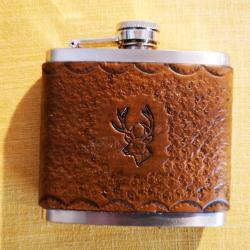 Idée cadeau artisanal - flasque à alcool "cerf 1" en acier et cuir