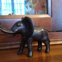 Eléphant en bronze art ethnique Africain