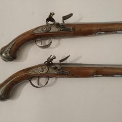 Paire de pistolets francaises Louis XV