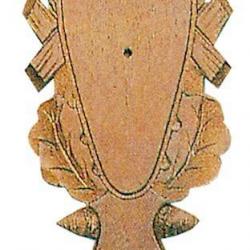 Ecusson sculpté pour trophée en chêne clair, avec encoche