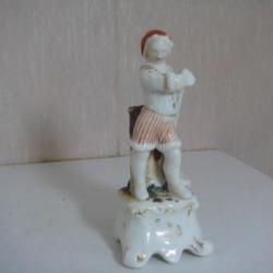 ancienne statuette en porcelaine de Paris hauteur 13 cm 19 éme