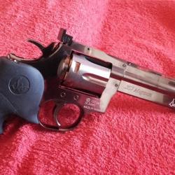 Revolver Dan Wesson 715 6" Grey