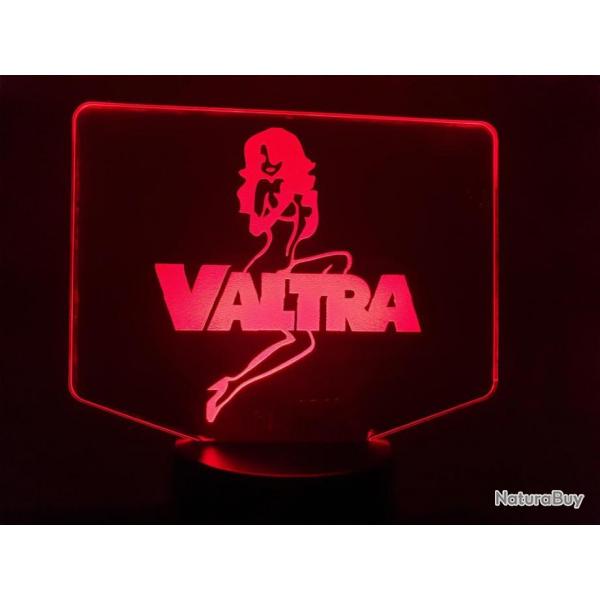 LAMPE 3D  leds. Motif: TRACTEUR VALTRA + Girl