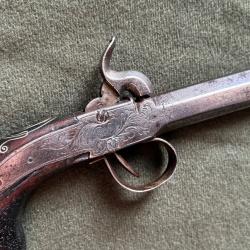 PISTOLET DE POCHE A PERCUSSION A COFFRE 01