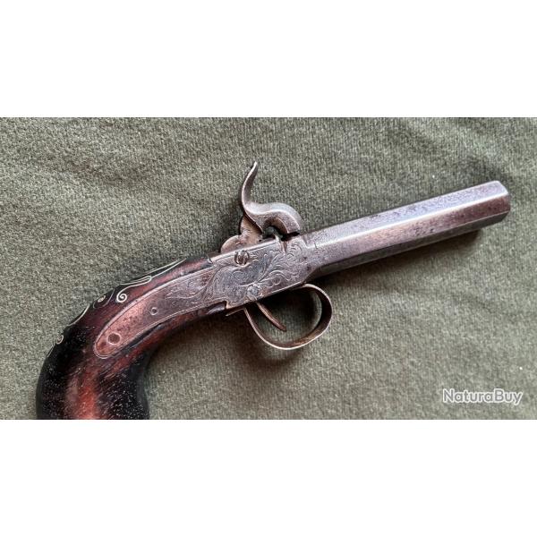 PISTOLET DE POCHE A PERCUSSION A COFFRE 01