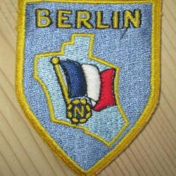 Troupes de BERLIN, type 1201, fond bleu(2)