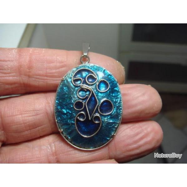 ancien pendentif  3,5 cm x 3cm