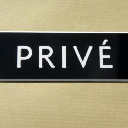 Plaque adhésive "PRIVÉ" noire Format 29x100 mm