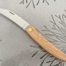 Couteau de poche Le Paysan avec son manche en bois de teck .