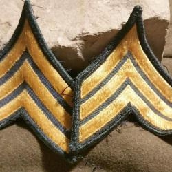 Lot de deux  insignes tissus au grade de Sergent de l'Armée Américaine