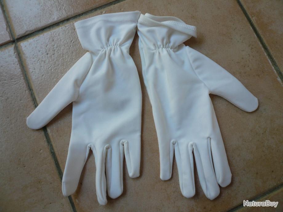 Gants blancs de cérémonie