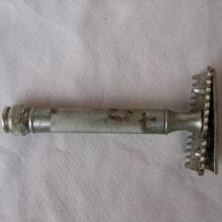 WW2/PREWAR US RASOIR AMÉRICAIN CIVILE " GILLETTE " AVEC NUMÉRO PATENT