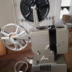Projecteur vintage FEX en 9,5 plus films tout en bakelite années 1950-60 En 115/120 volt collector
