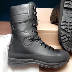 Chaussures ITURRI / Transbordement /  hautes cuir noir - goretex vibram / armée légion