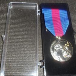 MEDAILLE DES SERVICES MILITAIRES VOLONTAIRES BRONZE SMV / S.M.V
