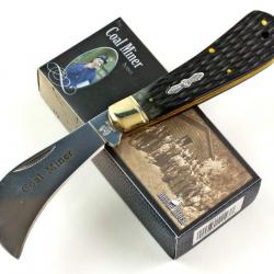 RR1143 Couteau Rough Rider Coal Miner Hawkbill Lame Acier 440 Manche Os Black Couteau Serpette