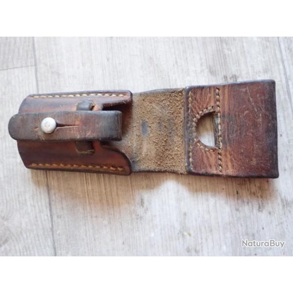 1964 Porte fourreau pour baionnette suisse Schmidt Rubin FASS 57 ou ventuellement K11, K31.
