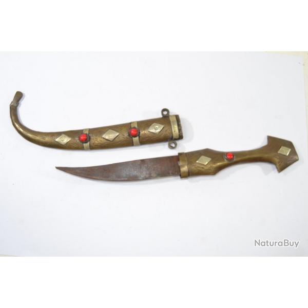 Couteau marocain / Afrique du nord. Maroc. Dague Afrique collection dco. inscrustations