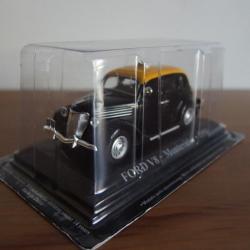 Taxi Ford V8 Montevideo 1:43 neuf